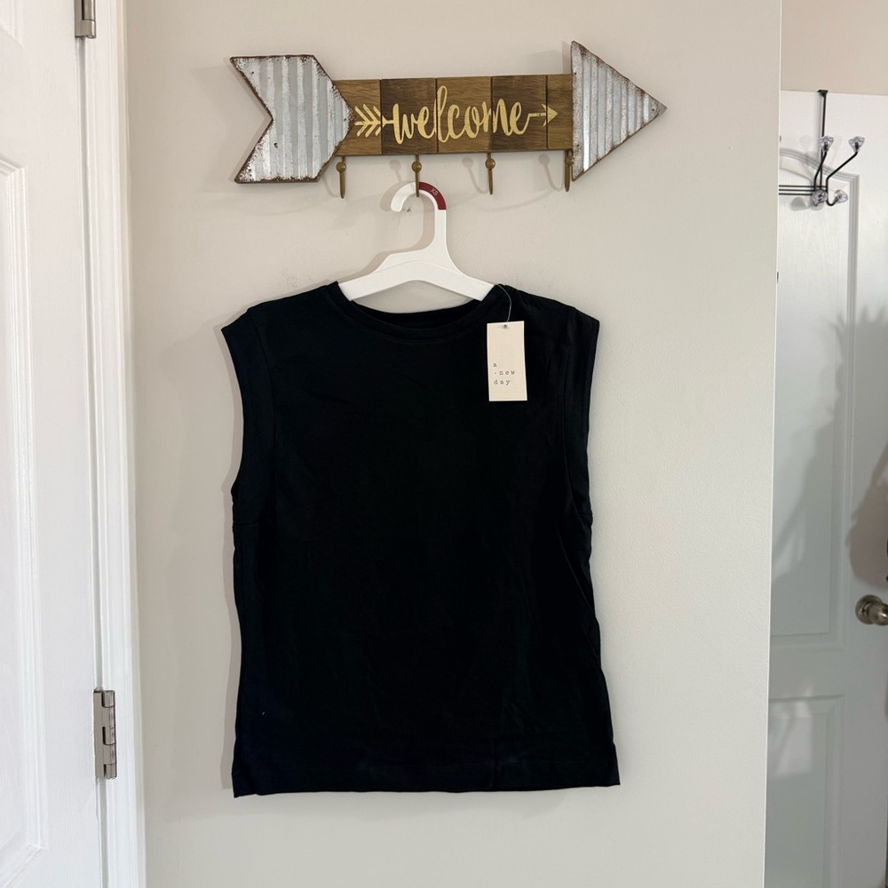 A New Day Women’s XS Black Tee NWT